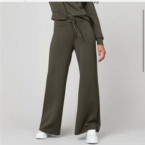 Spanx air essentials sweatpants - like new medium